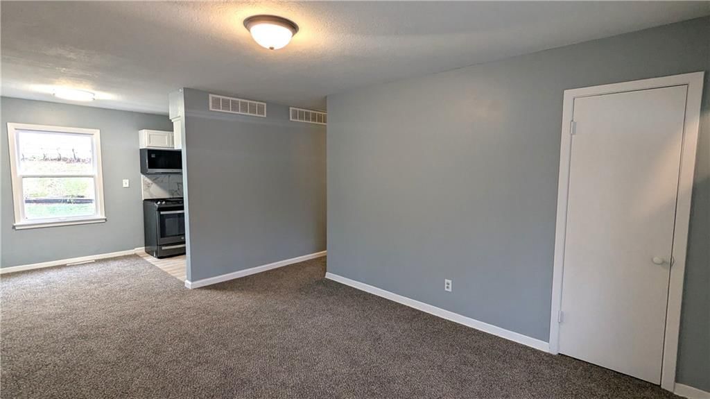209 N Davidson Avenue — photo 14