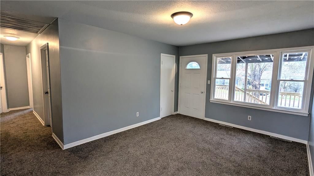 209 N Davidson Avenue — photo 15