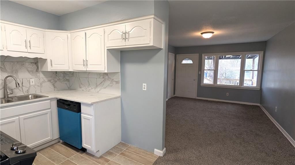 209 N Davidson Avenue — photo 27