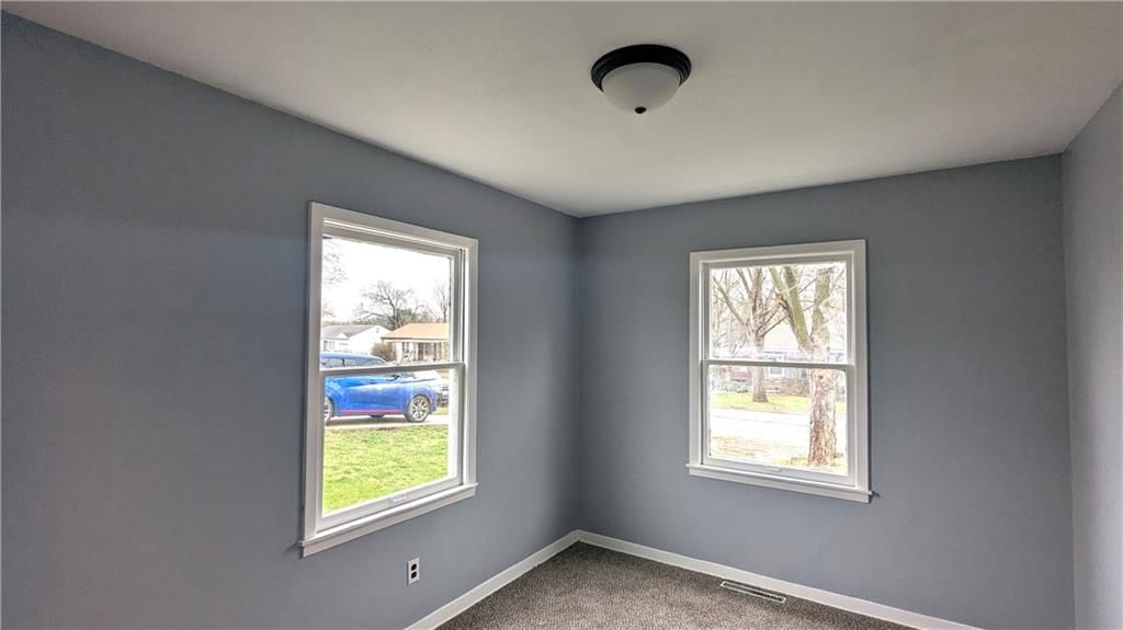209 N Davidson Avenue — photo 38