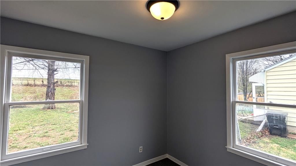 209 N Davidson Avenue — photo 39