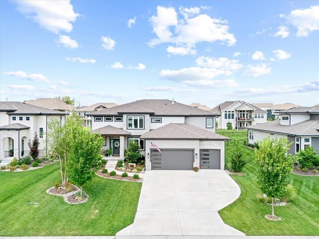 2114 NW Killarney Lane, Lee's Summit, MO
