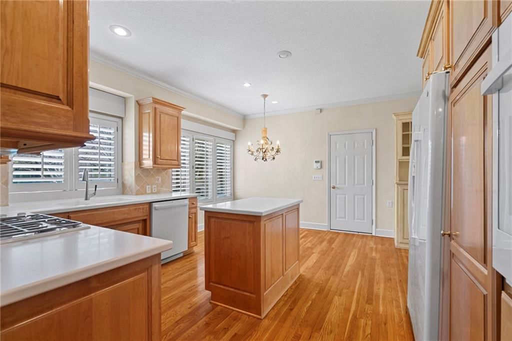 14319 Russell Street — photo 7