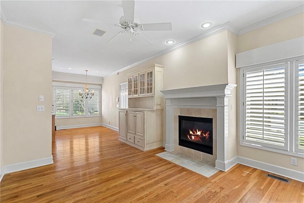 14319 Russell Street — photo 9
