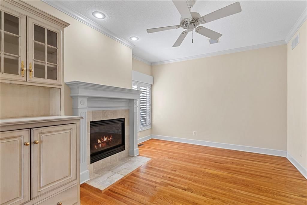14319 Russell Street — photo 10