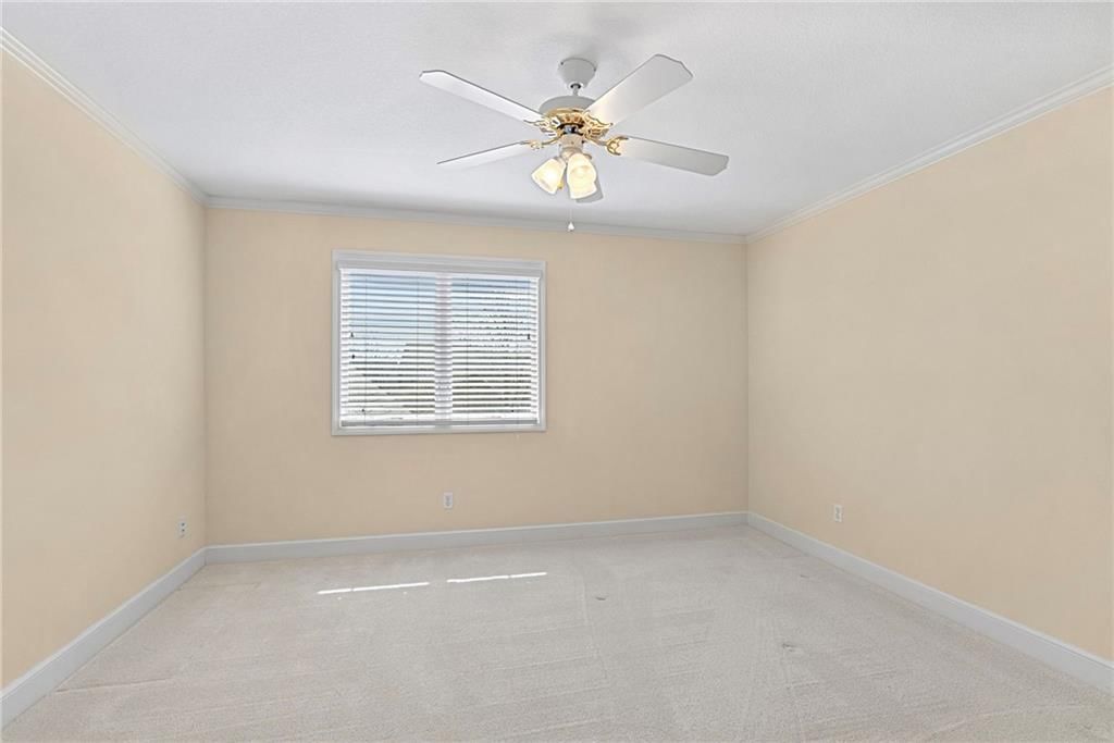 14319 Russell Street — photo 32