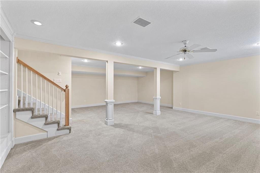 14319 Russell Street — photo 35