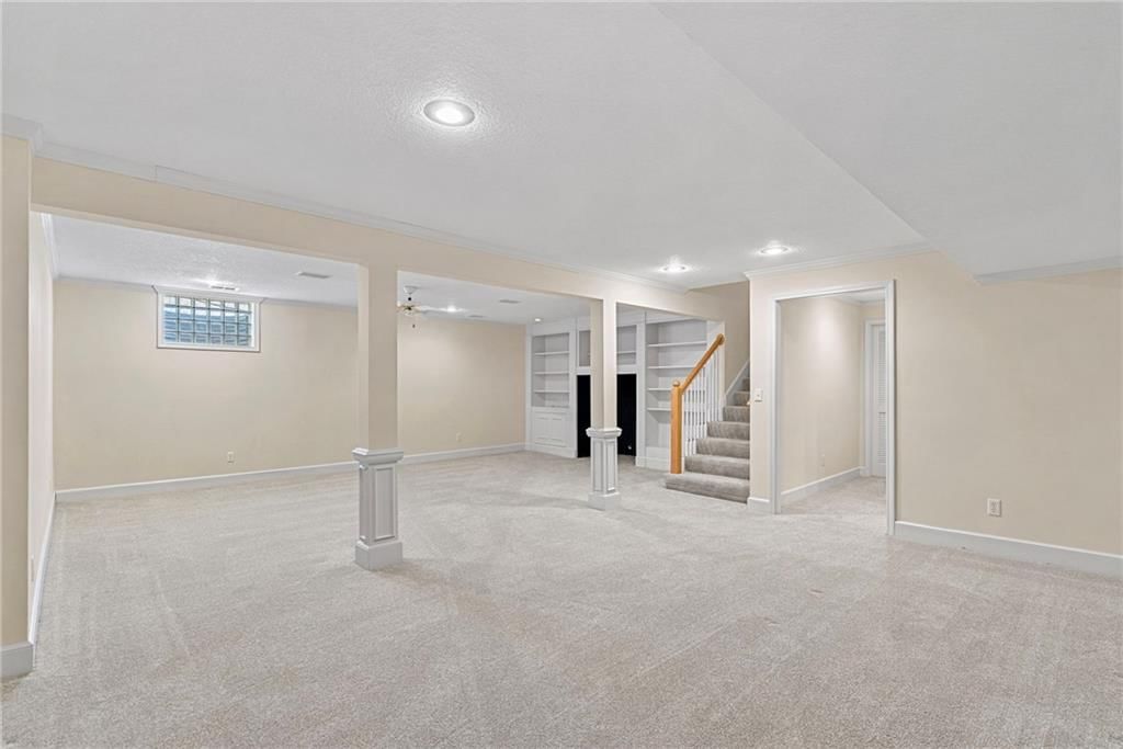 14319 Russell Street — photo 37
