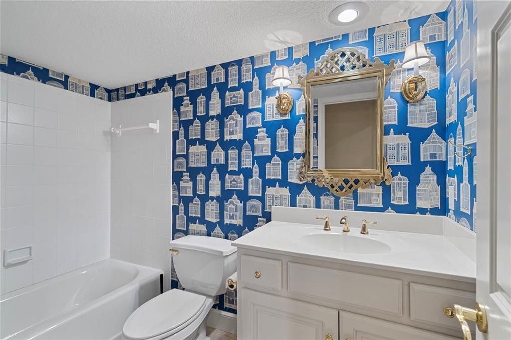 14319 Russell Street — photo 38