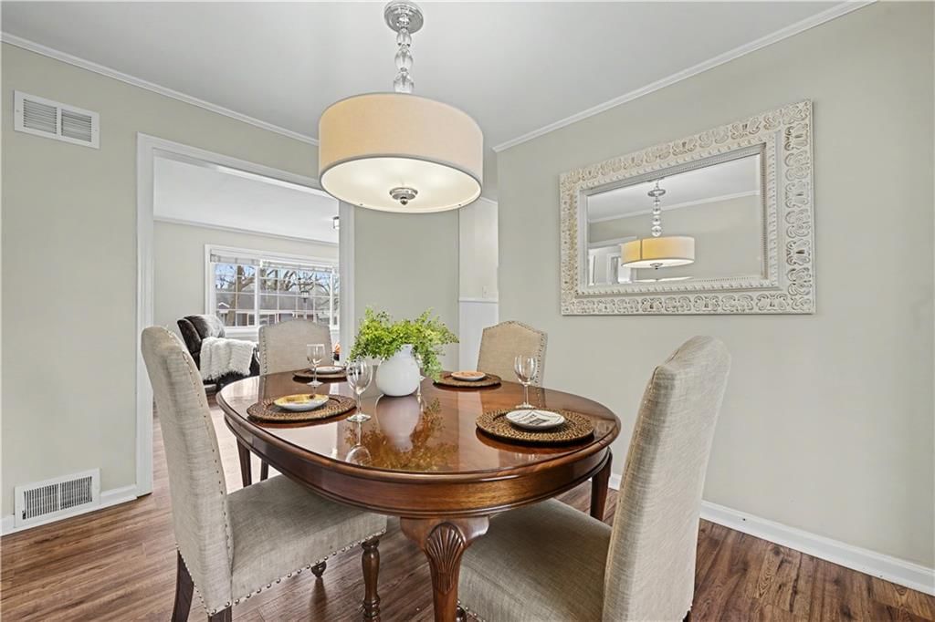 2404 W 76th Street — photo 2