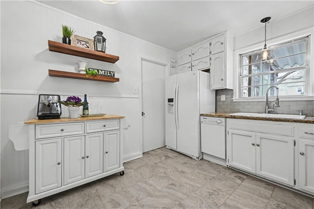 2404 W 76th Street — photo 3
