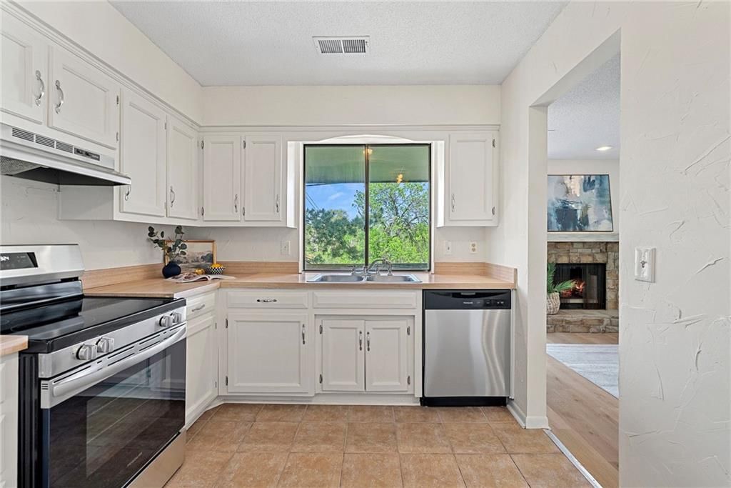 12854 W 110th Terrace — photo 7