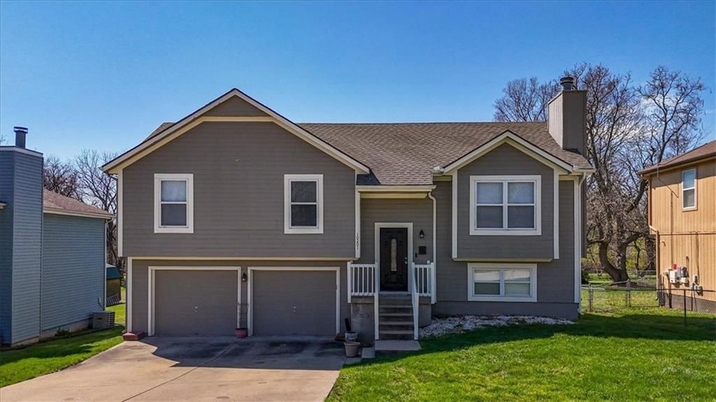 10201 E 70th Terrace, Raytown, MO