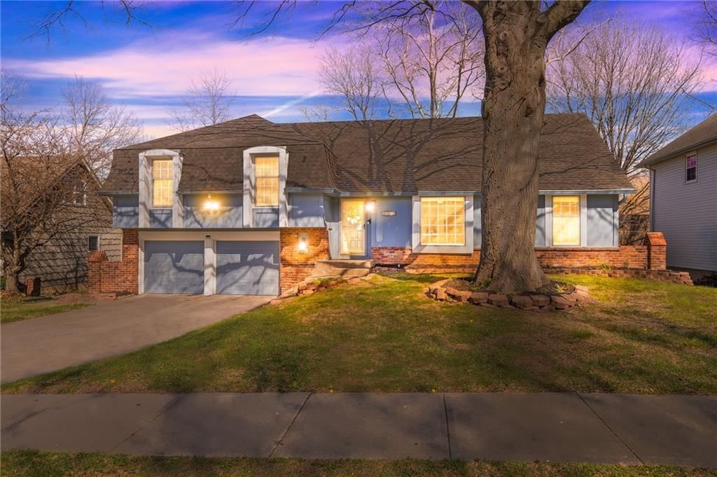 9719 Melrose Street, Overland Park, KS