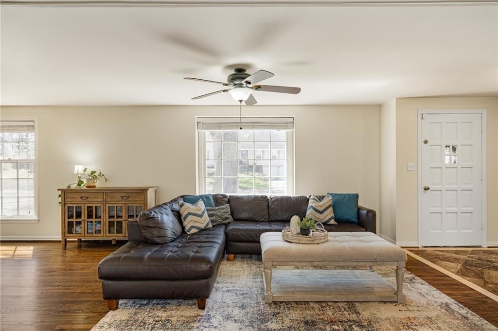 9719 Melrose Street — photo 9