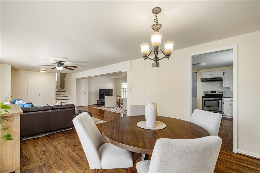 9719 Melrose Street — photo 14