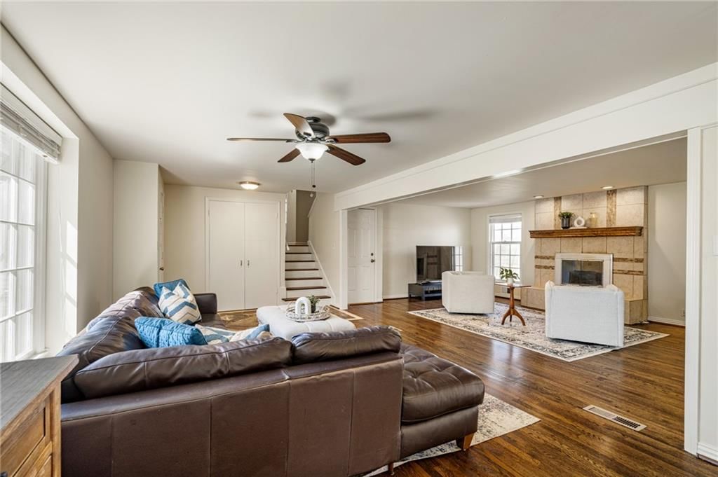 9719 Melrose Street — photo 15