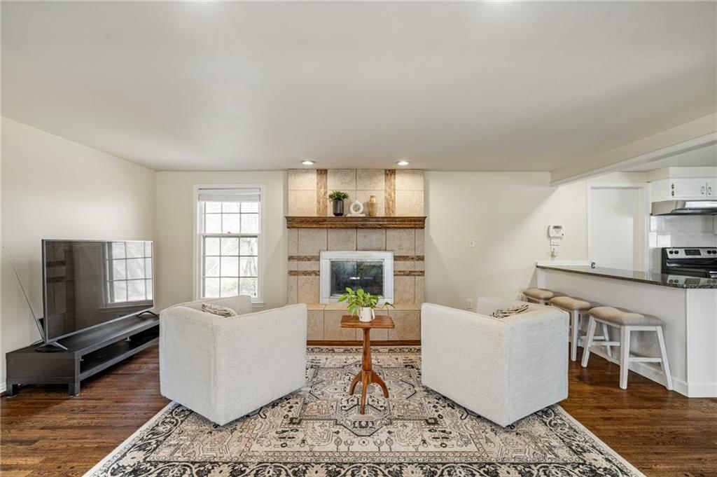 9719 Melrose Street — photo 17