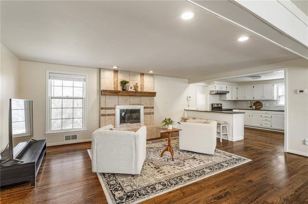 9719 Melrose Street — photo 18