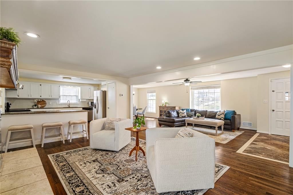 9719 Melrose Street — photo 19