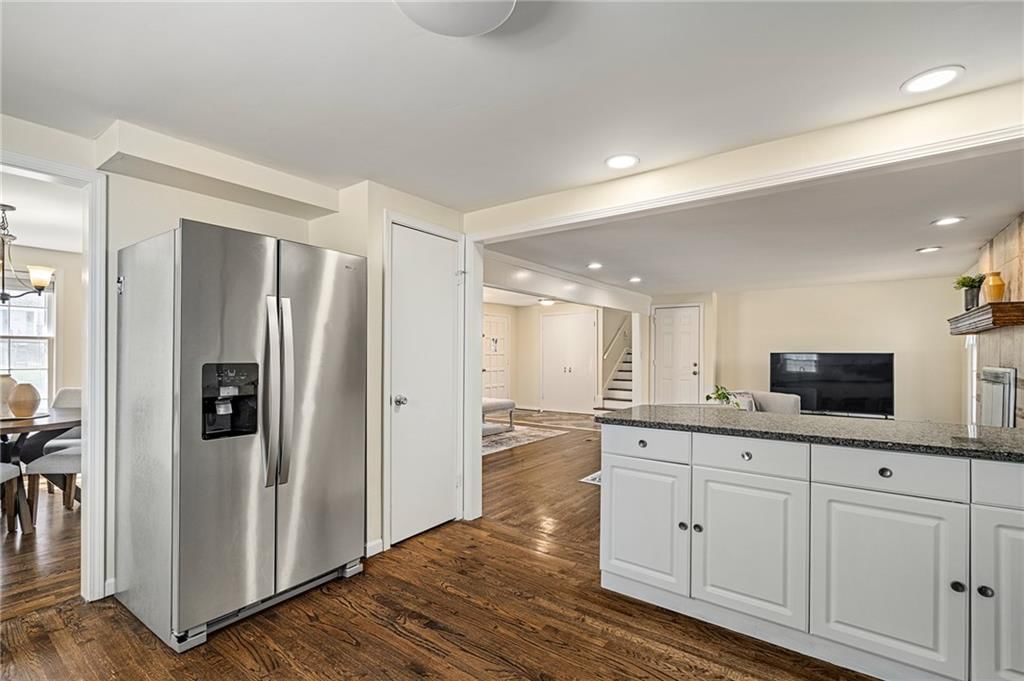 9719 Melrose Street — photo 25