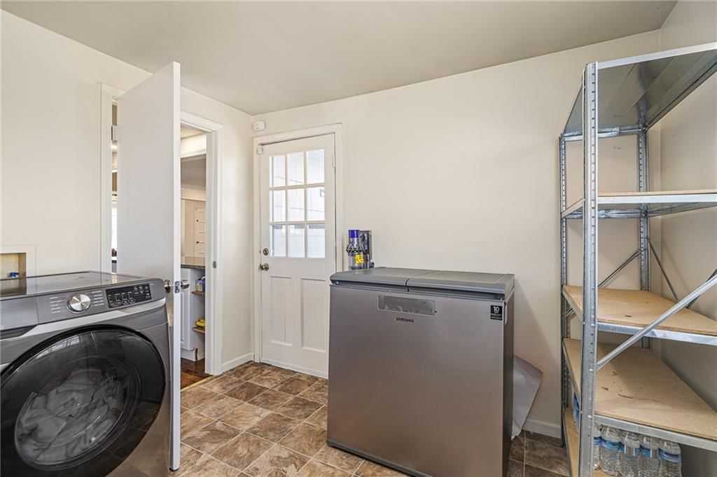 9719 Melrose Street — photo 27