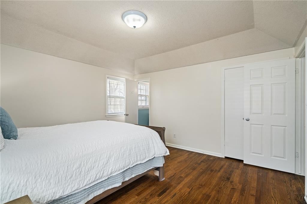 9719 Melrose Street — photo 31