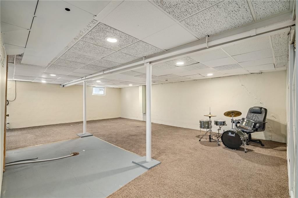 9719 Melrose Street — photo 45