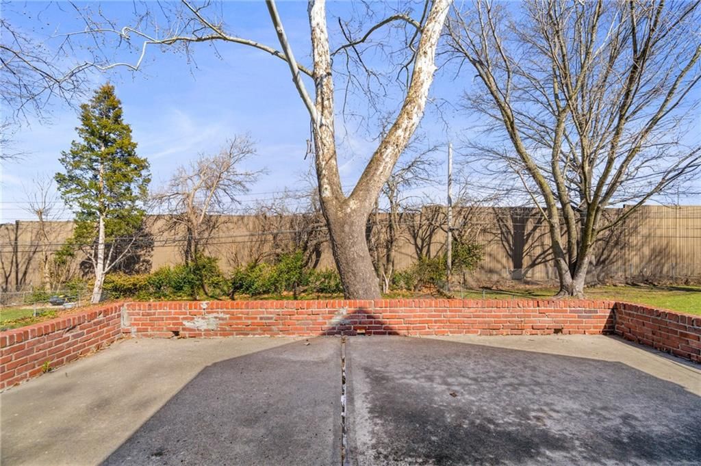 9719 Melrose Street — photo 51