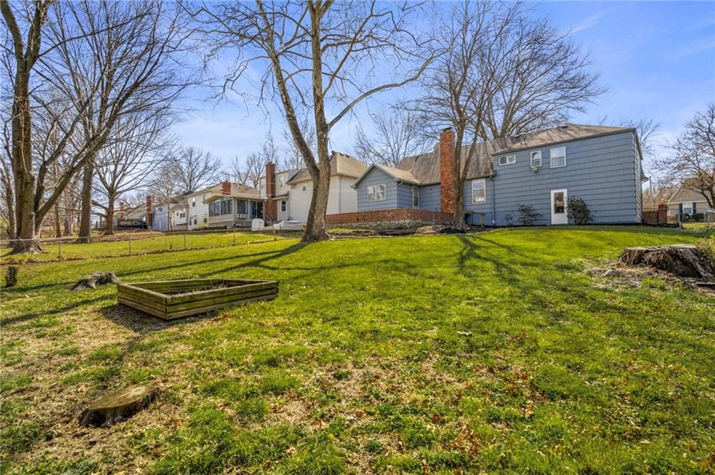 9719 Melrose Street — photo 54