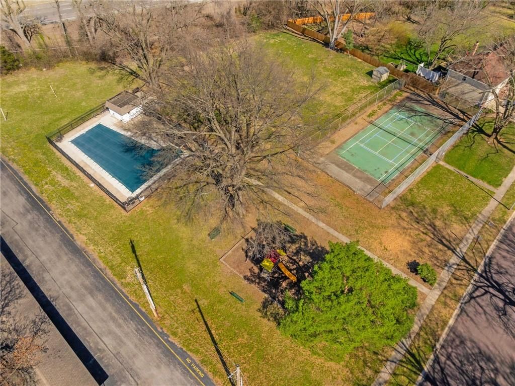 9719 Melrose Street — photo 60