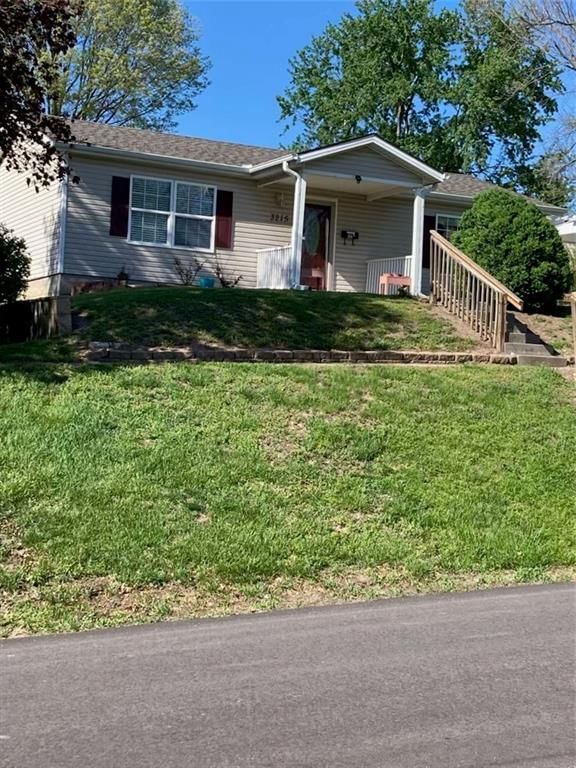 3215 LOCUST Street — photo 2