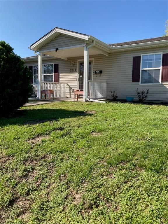 3215 LOCUST Street — photo 3
