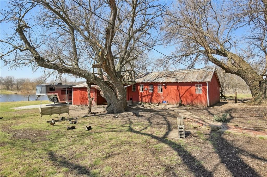 1031 NE 301 Road — photo 37