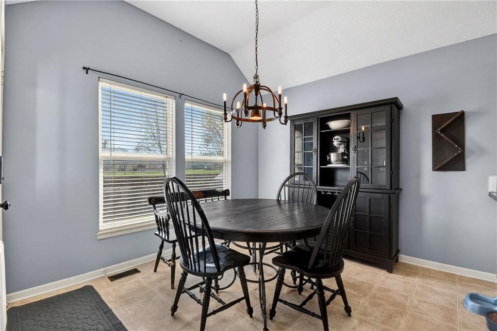 409 S Pumpkin Ridge Circle — photo 9
