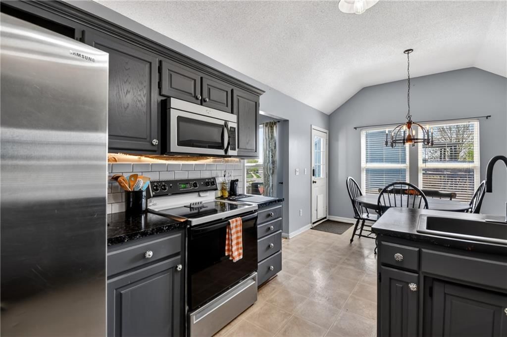 409 S Pumpkin Ridge Circle — photo 13