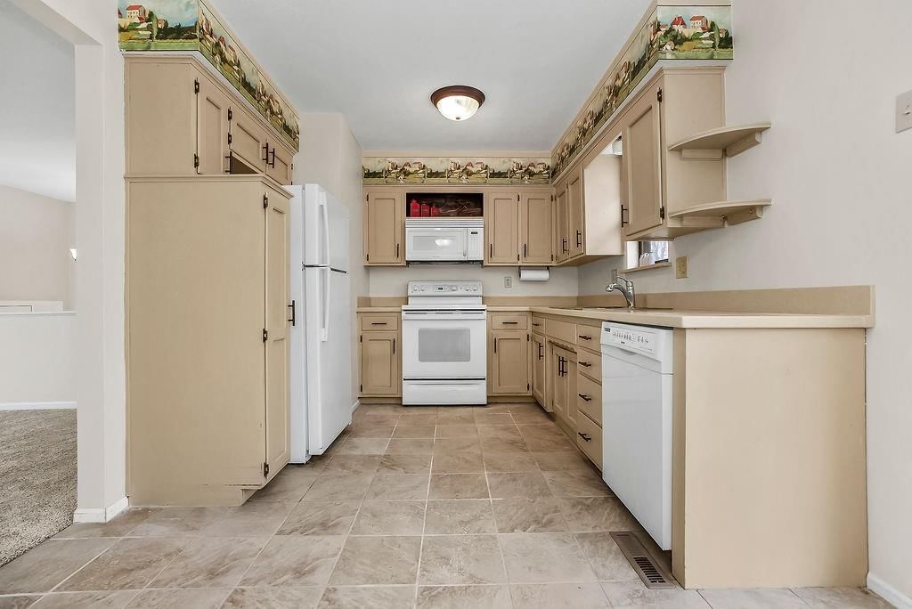 10530 W 59th Terrace — photo 8
