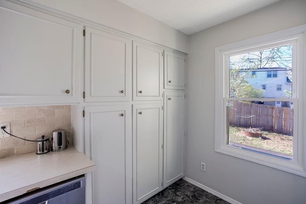 3427 E 105TH Terrace — photo 9