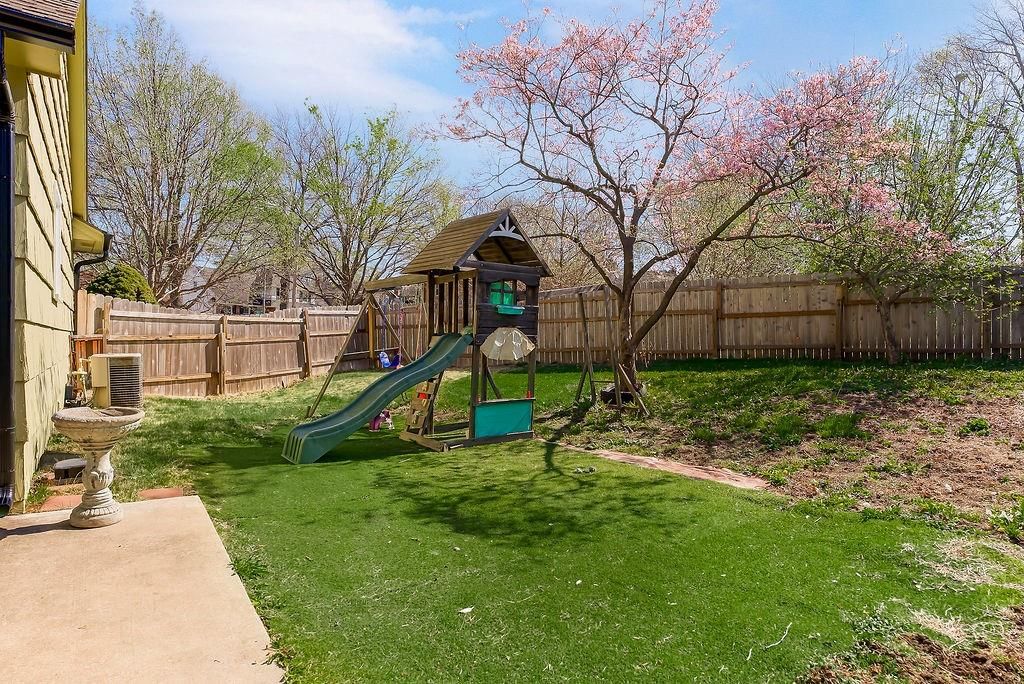 3427 E 105TH Terrace — photo 32