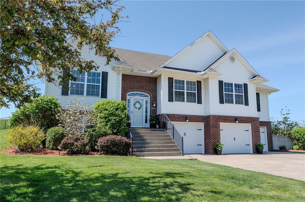1613 Brookdale Drive — photo 4
