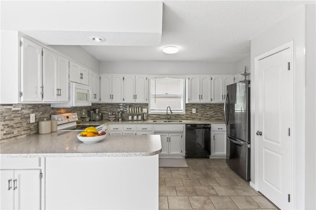 4115 N Troost Avenue — photo 10