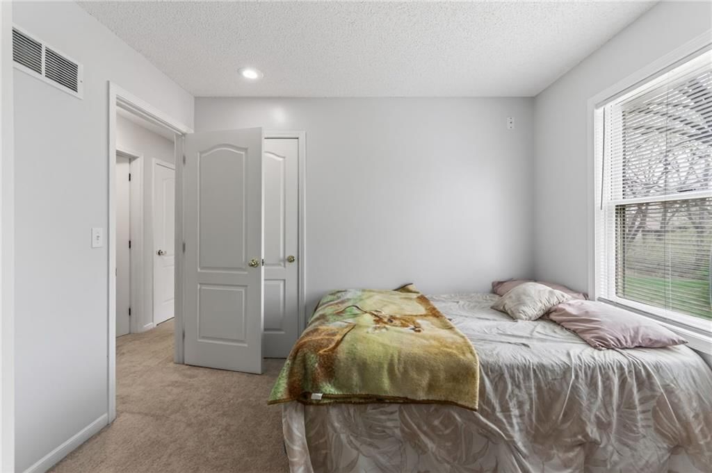 4115 N Troost Avenue — photo 17