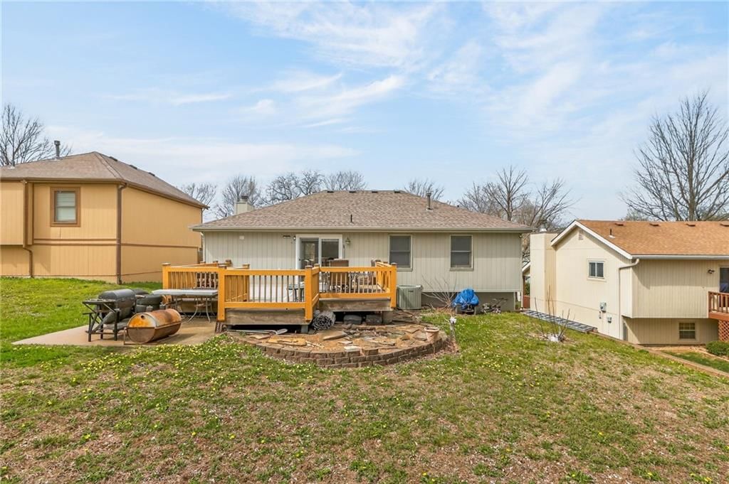 4115 N Troost Avenue — photo 33