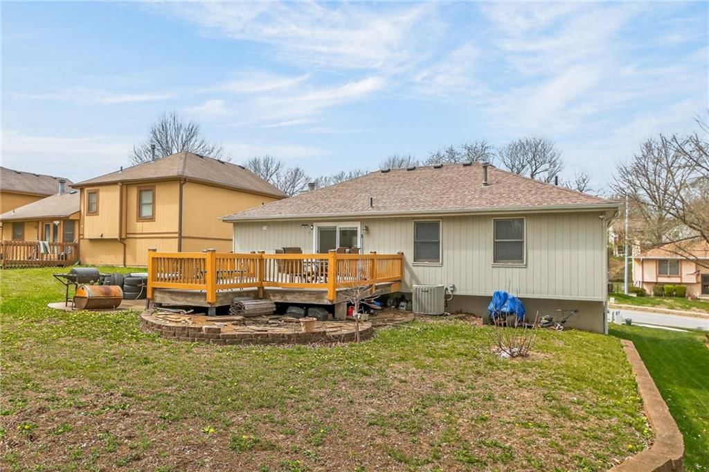4115 N Troost Avenue — photo 34