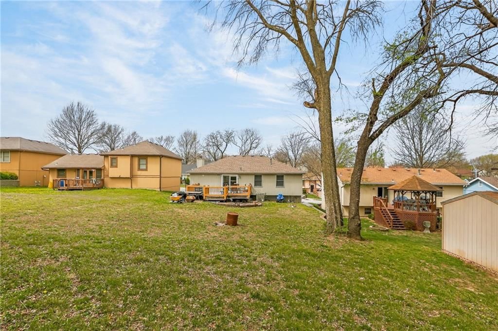 4115 N Troost Avenue — photo 35