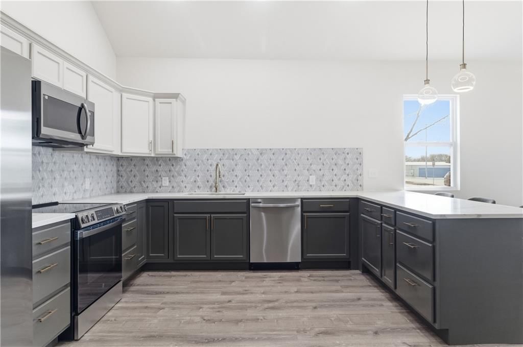 706 Pacific Avenue — photo 15
