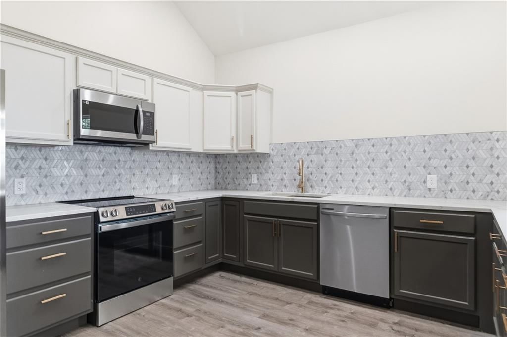 706 Pacific Avenue — photo 16