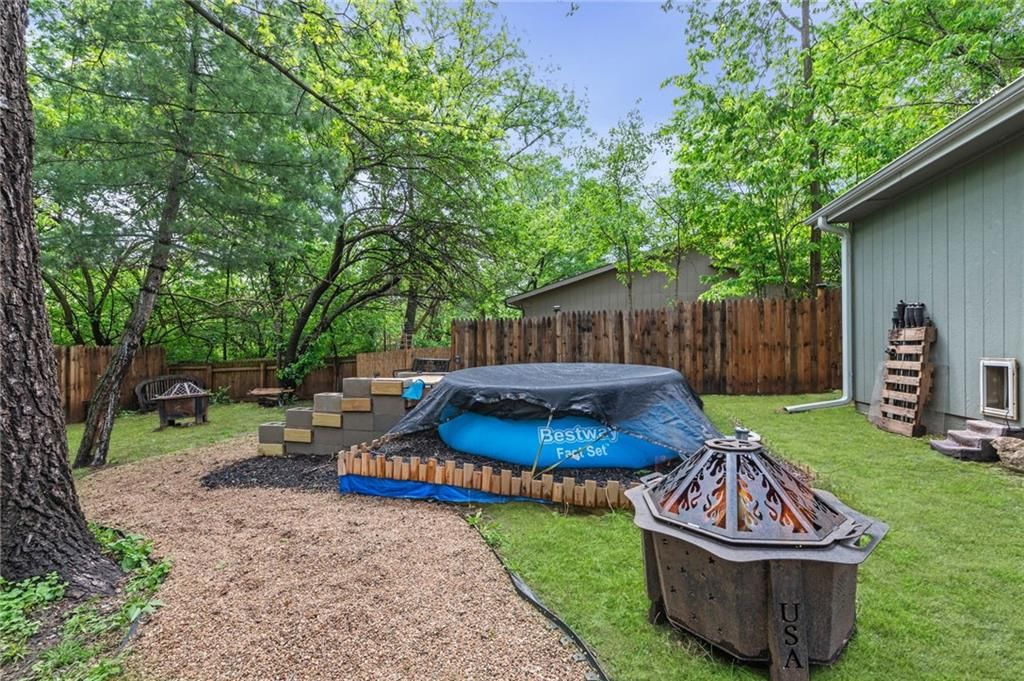 131 N Garfield Avenue — photo 37