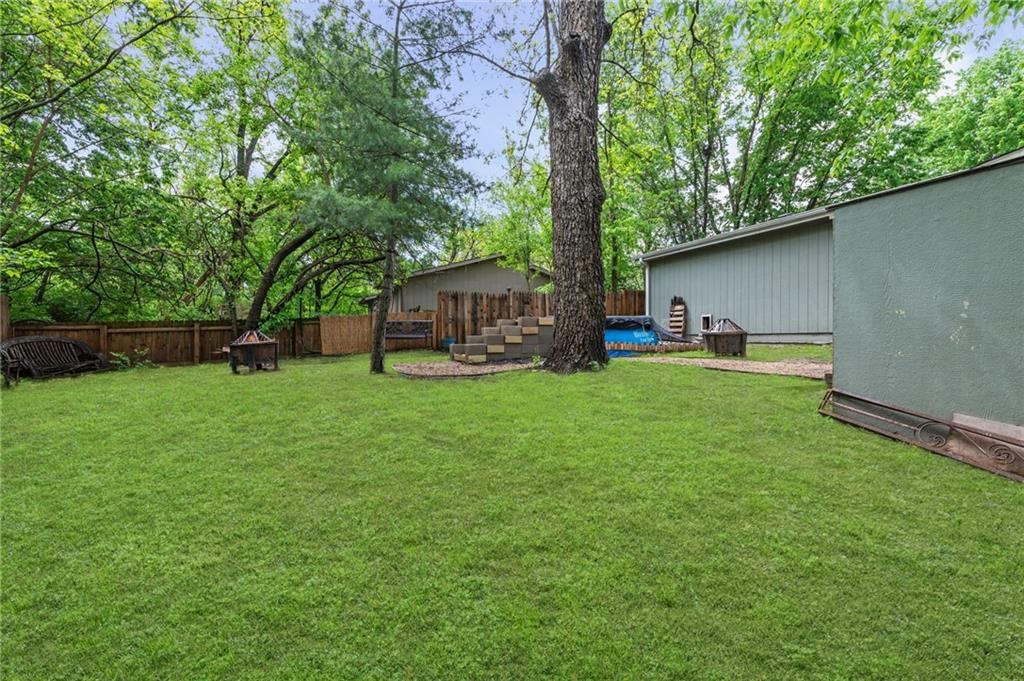 131 N Garfield Avenue — photo 39