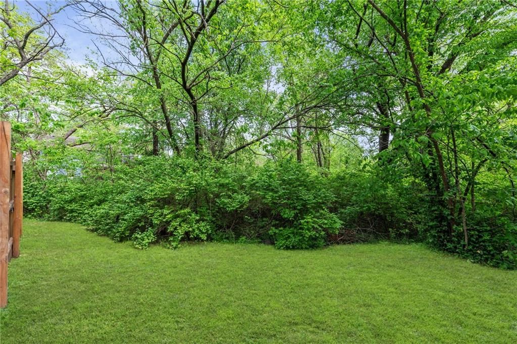131 N Garfield Avenue — photo 40